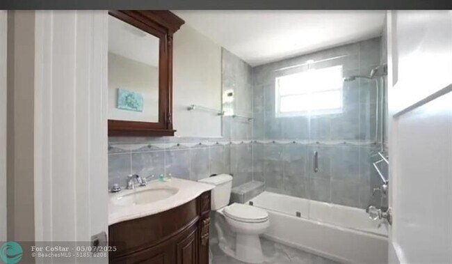 Building Photo - 9651 NW 39th St