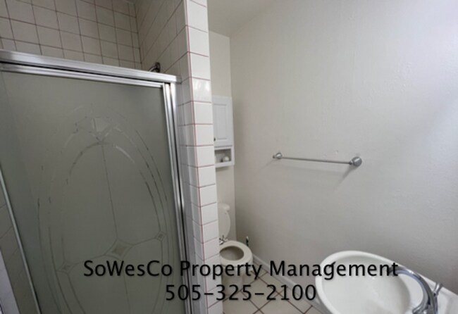 Building Photo - Beautiful Spacious Home with Large Yard & RV Parking
