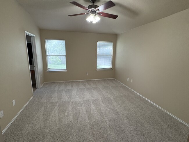 Building Photo - 387 Paddington Dr