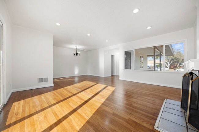 Building Photo - 13205 Casimir Ave