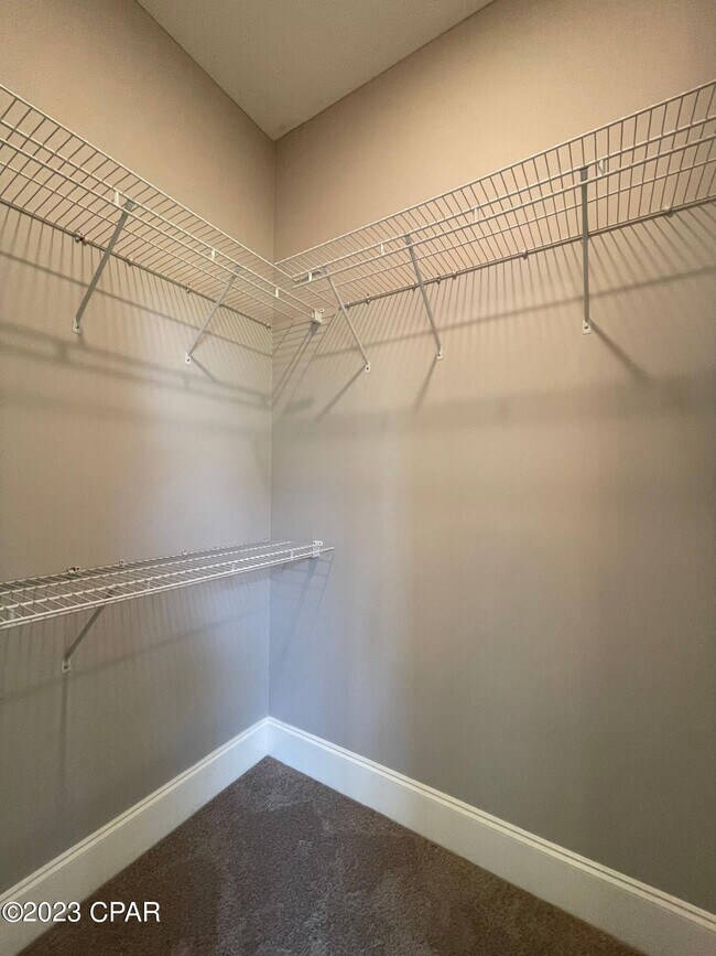 Building Photo - 9137 Eloise Ln