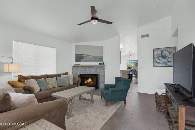 Building Photo - 5537 W Panther Butte St