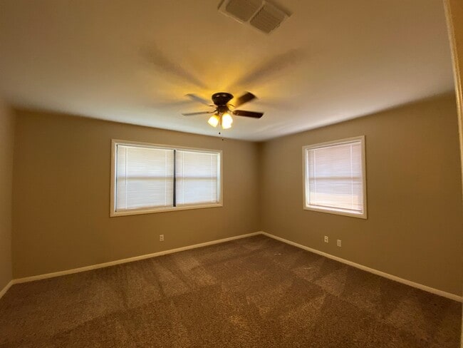 Building Photo - 3104 Barkley Ave