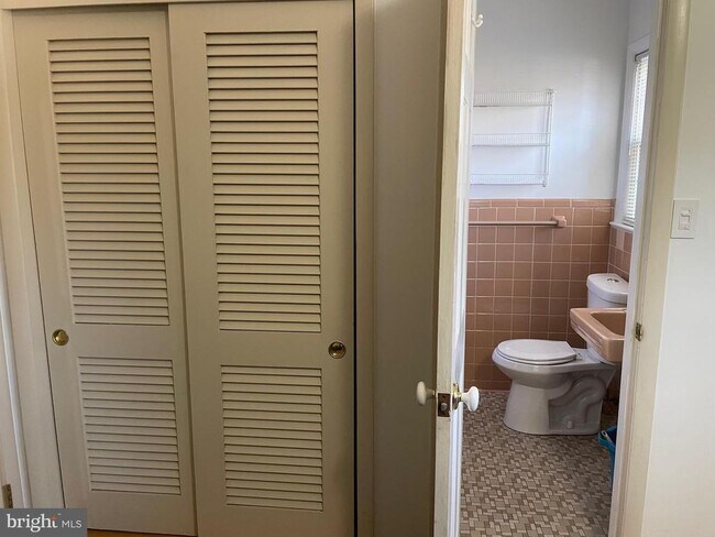 Building Photo - 5607 7th St S