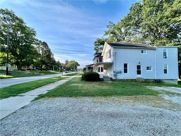 Building Photo - 258 High St