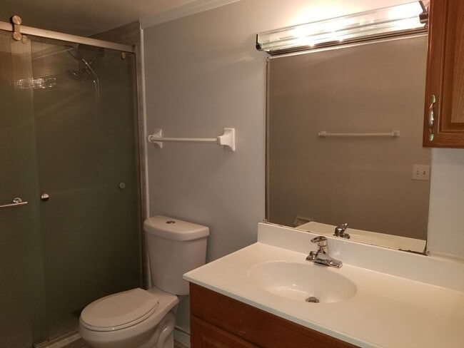 Building Photo - Condo 1 bedroom 1 bath