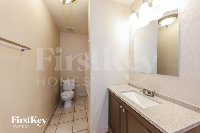 Building Photo - 11740 N 80th Dr