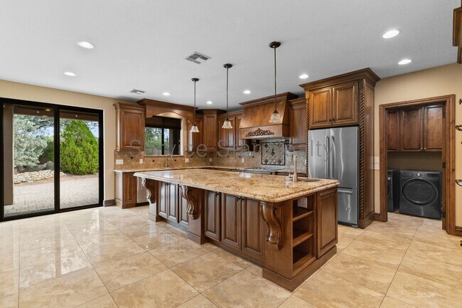 Building Photo - 6540 E Wildcat Dr