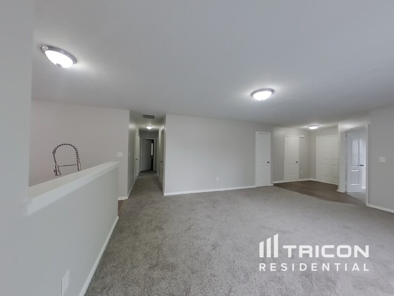 Building Photo - 7328 Mosaic Dr