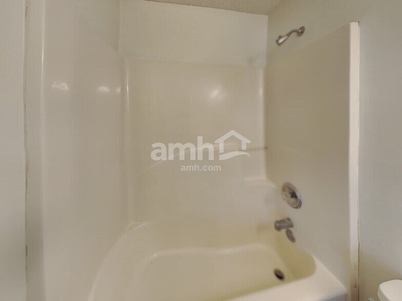 Building Photo - 10502 Plantain Ct