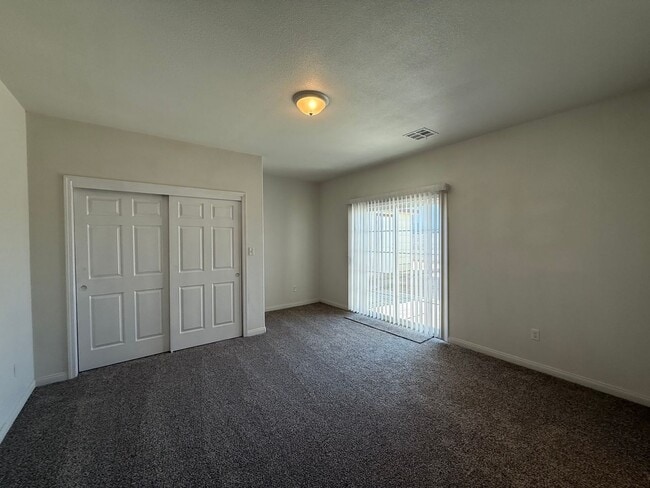 Building Photo - 516 2nd St