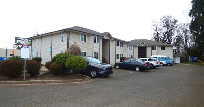 Building Photo - Rent Special: FREE May's Rent - 2 Bedroom 1 Bath Unit NE Salem!