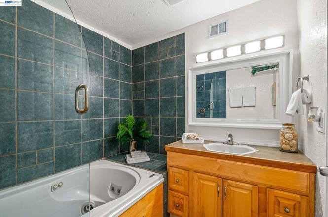 Building Photo - 439 Hummingbird Ln