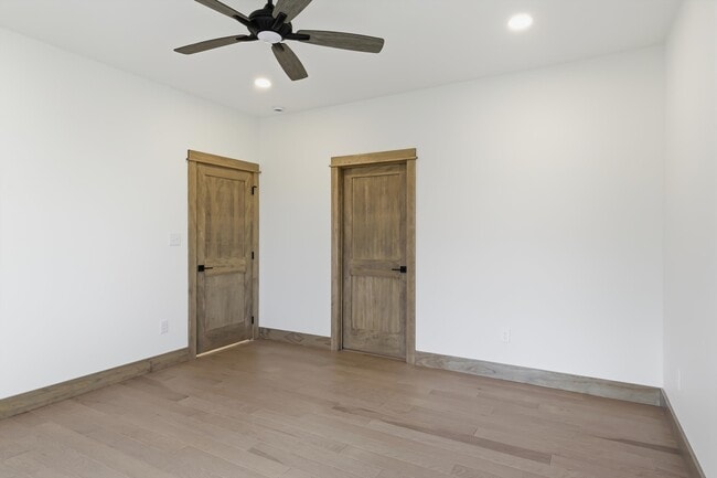 Building Photo - 106 Fairway Cir