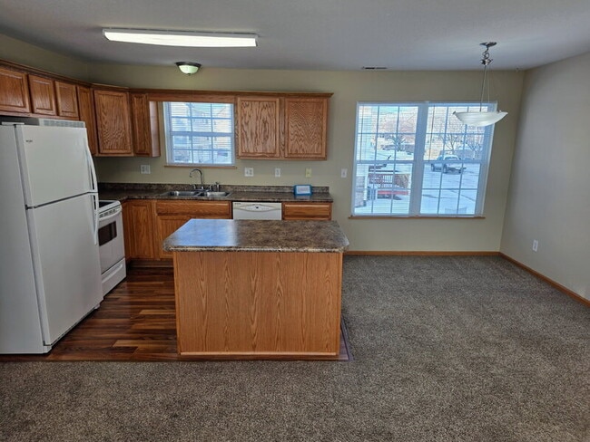 Building Photo - 4410 152 Street