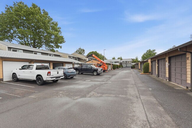 Building Photo - Charming Updated Condo in Great Location