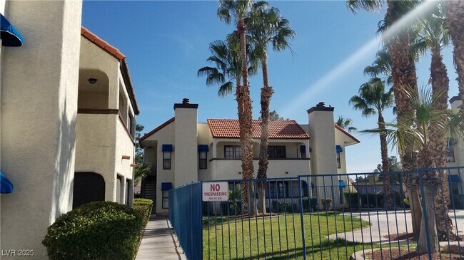 Building Photo - 6125 W Oakey Blvd