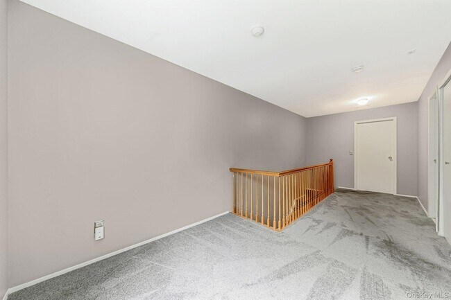 Building Photo - 908 Sara Cir