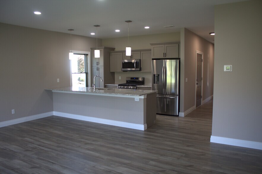 Building Photo - 4266 Greenfield Pkwy