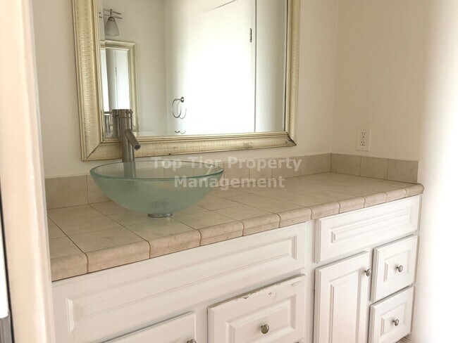 Building Photo - ***Beautiful Oceanfront 3 bed, 2 bath, 2,076 sqft House in Carlsbad Village - Available 06/15***