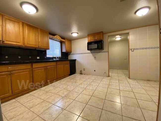 Building Photo - 101 North St