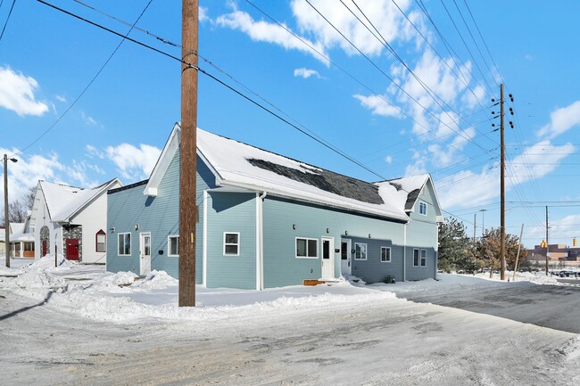 Building Photo - 1518 Howard St