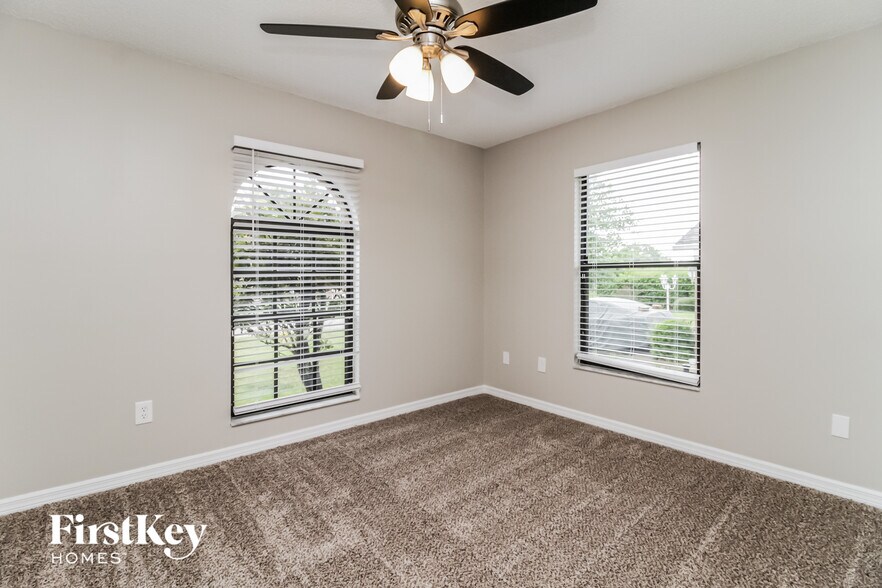 Building Photo - 836 Sylvia Dr