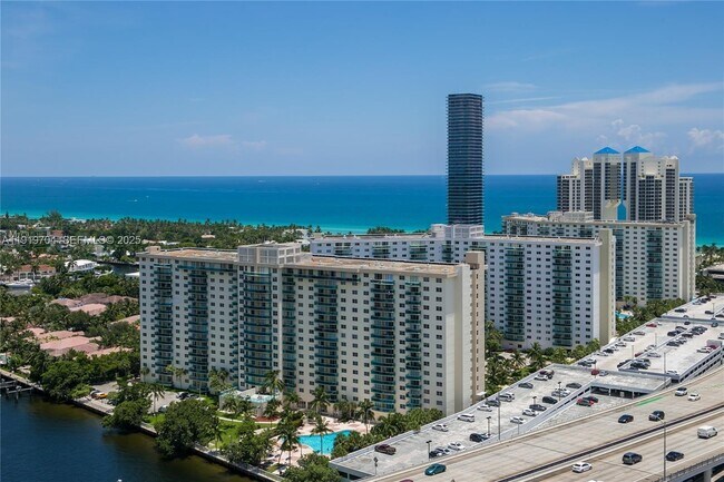 Building Photo - 19195 NE 36th Pl