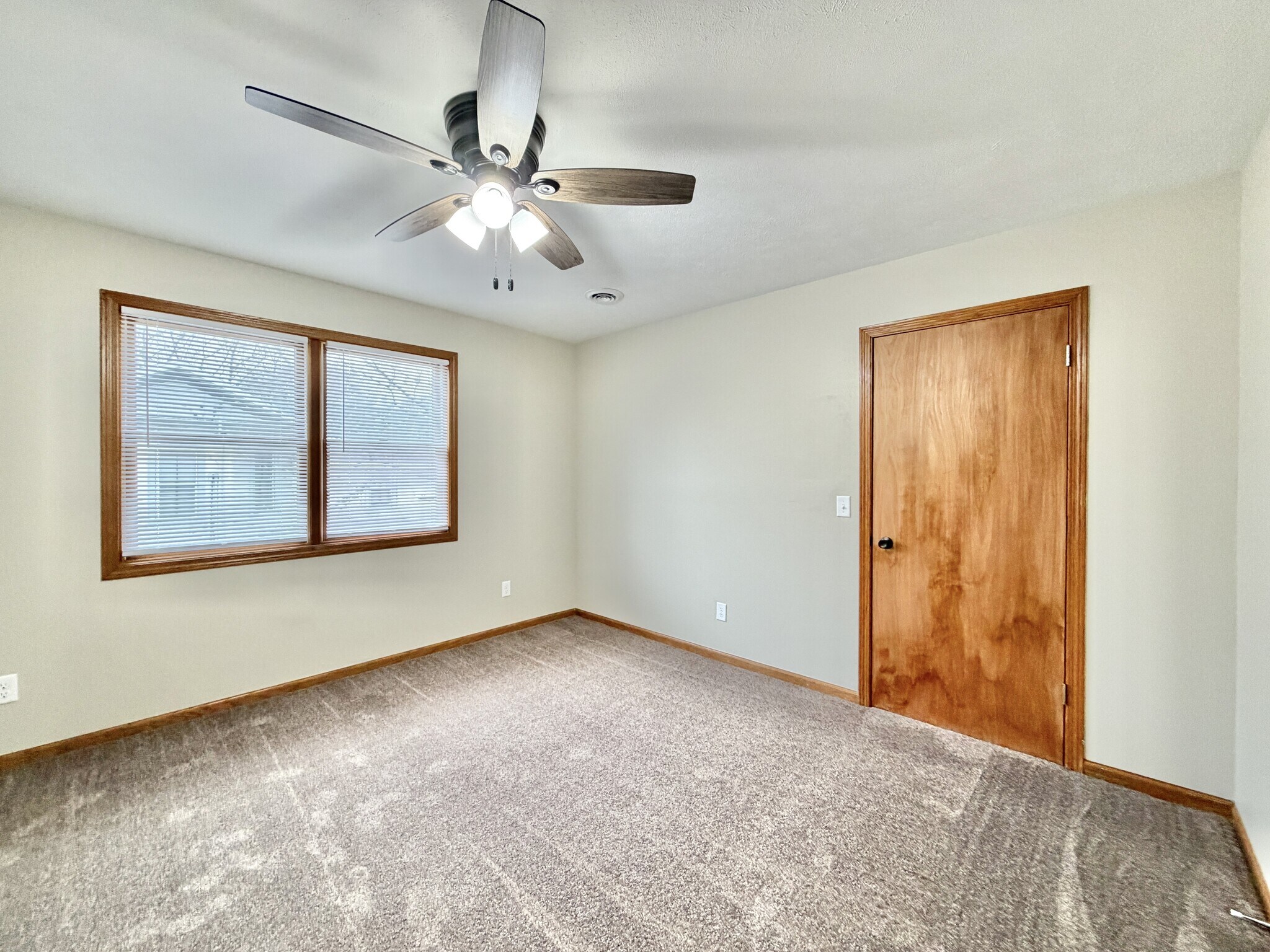 Building Photo - 167 S Jackson St