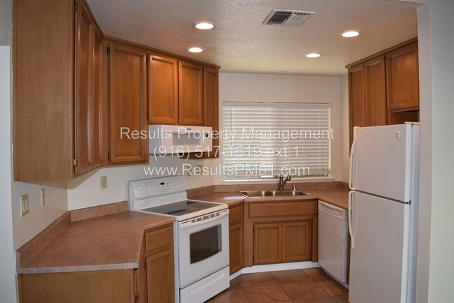 Building Photo - 4 Bedroom Rocklin Gem! Pet Friendly! Comin...