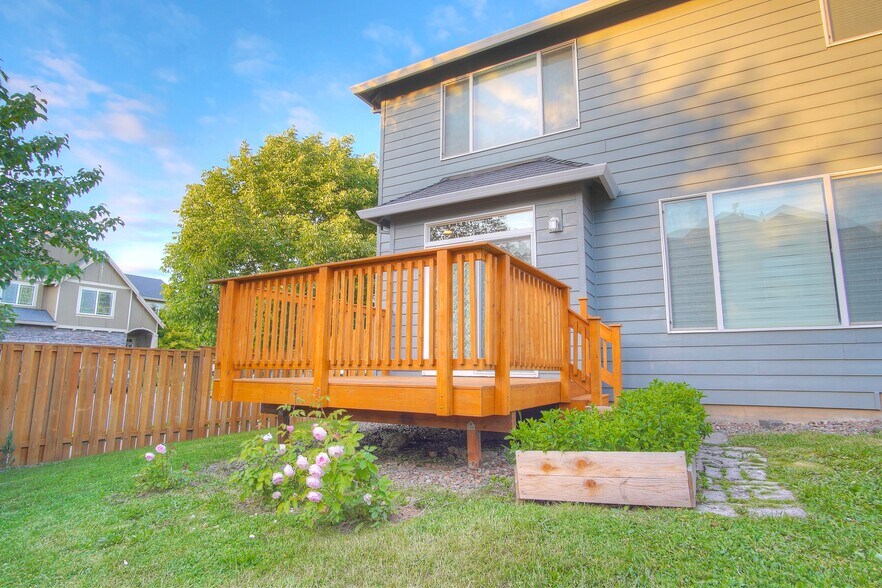 Building Photo - 2727 N Crater Ln