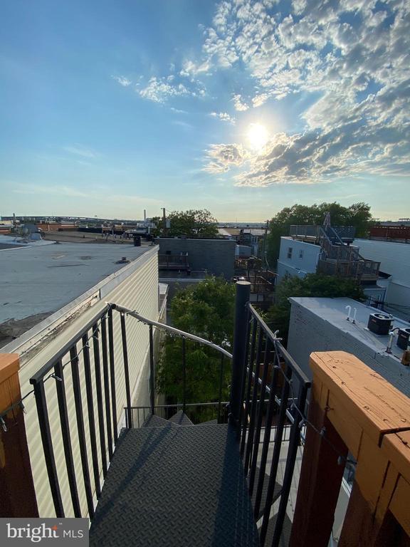 Building Photo - 1444 S Charles St