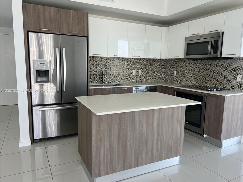 Building Photo - 5300 Paseo Blvd