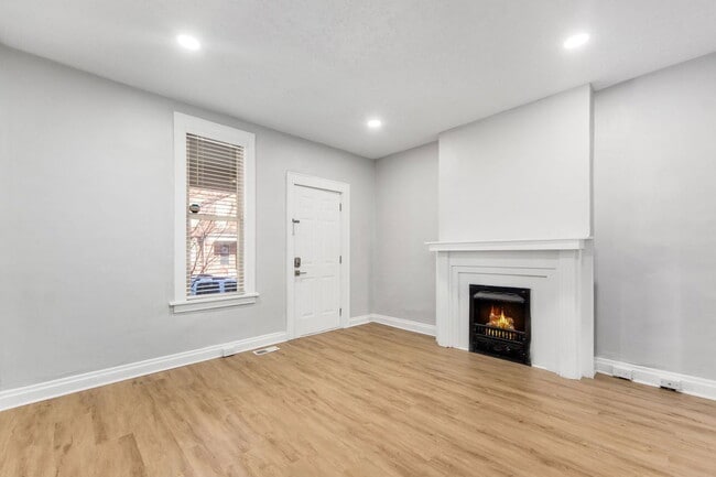 Building Photo - 415 E Mithoff St