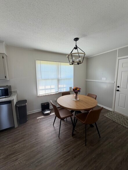 Dining area - 117 Donna Dr