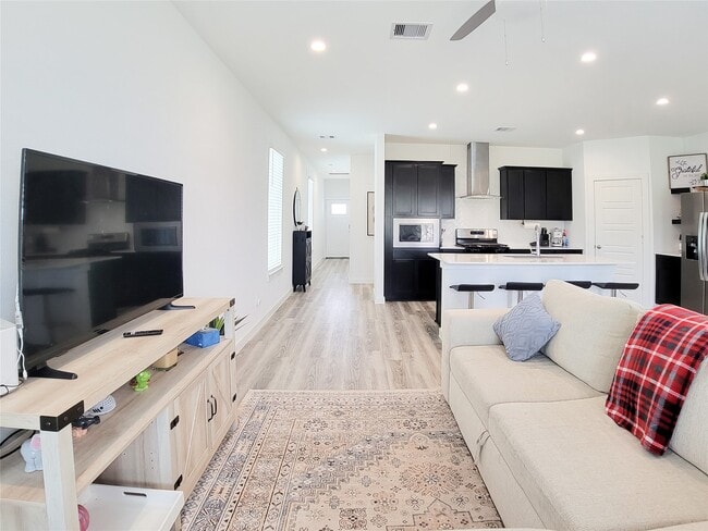 Building Photo - 3223 Creston Gate Dr