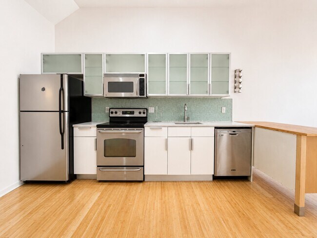 Building Photo - 727 S 22nd St