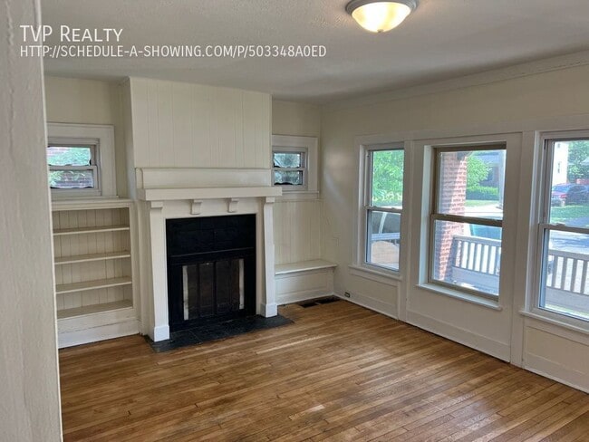 Building Photo - 1174 W 8th St