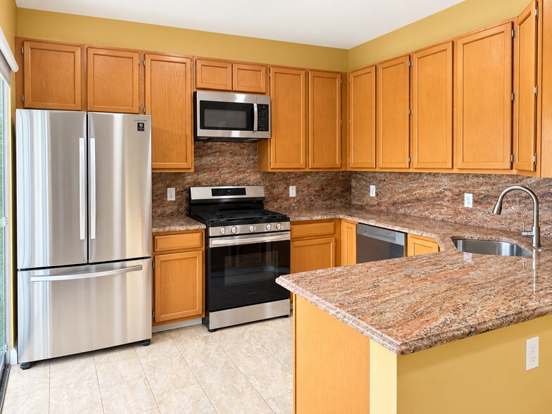 Building Photo - 9 Clearbrook Ln