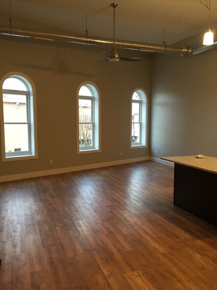 Living/Dining Room - 103 W Middle St