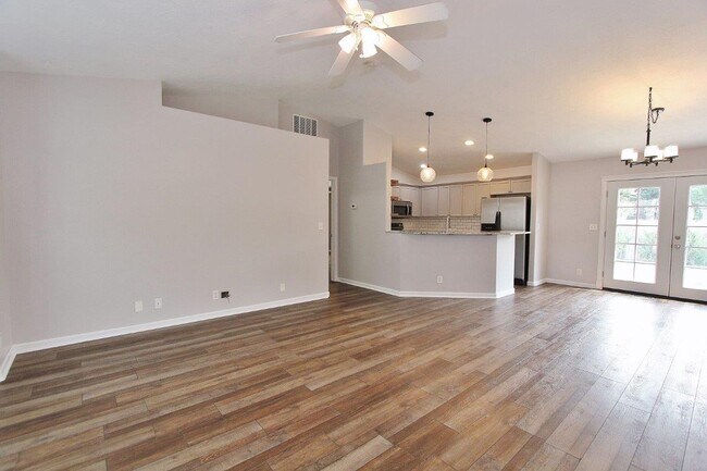 Building Photo - Lovely Single-Level Home