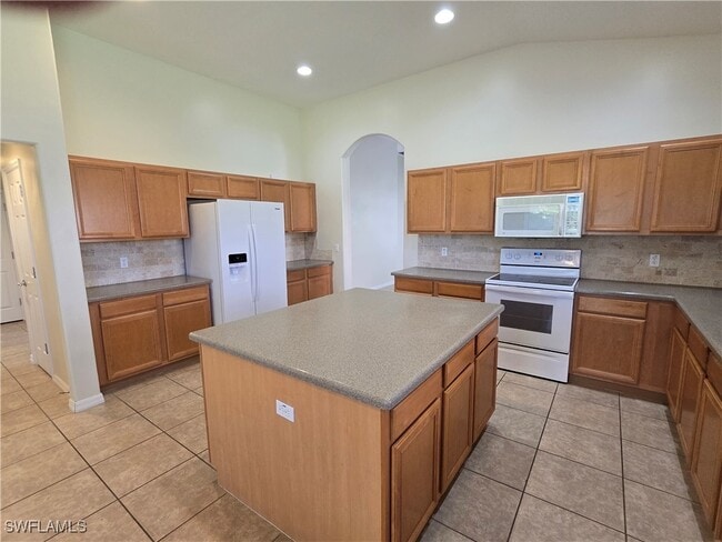 Building Photo - 2049 Fairmont Ln