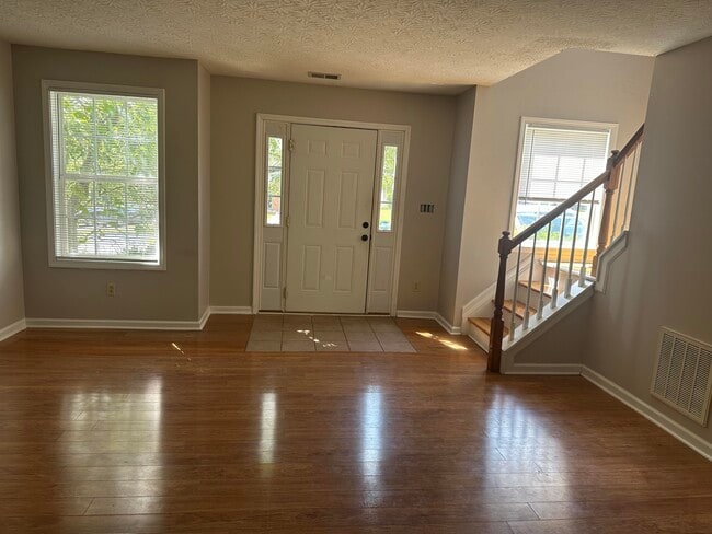 Building Photo - 581 Rhodora Ridge