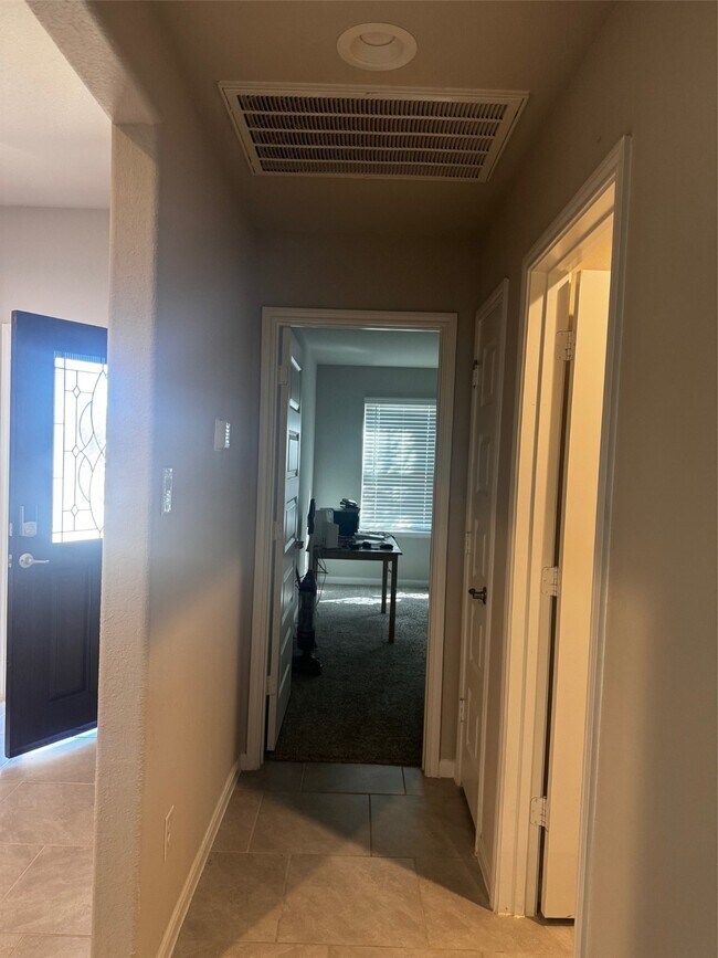 Building Photo - 5515 Russett Bay Ct