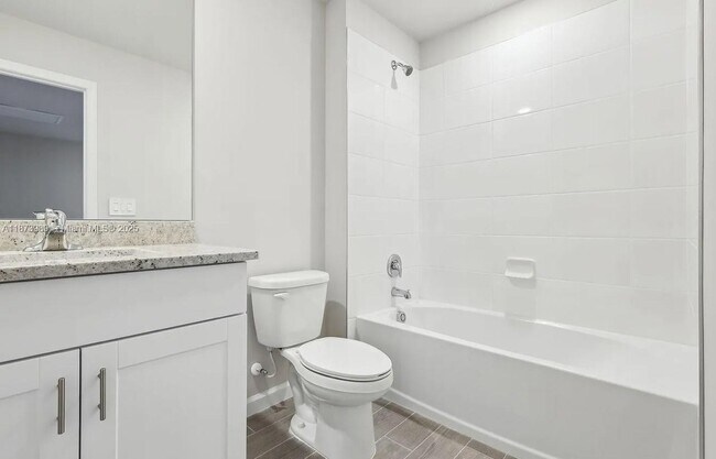 Building Photo - 478 Salisbury Cir