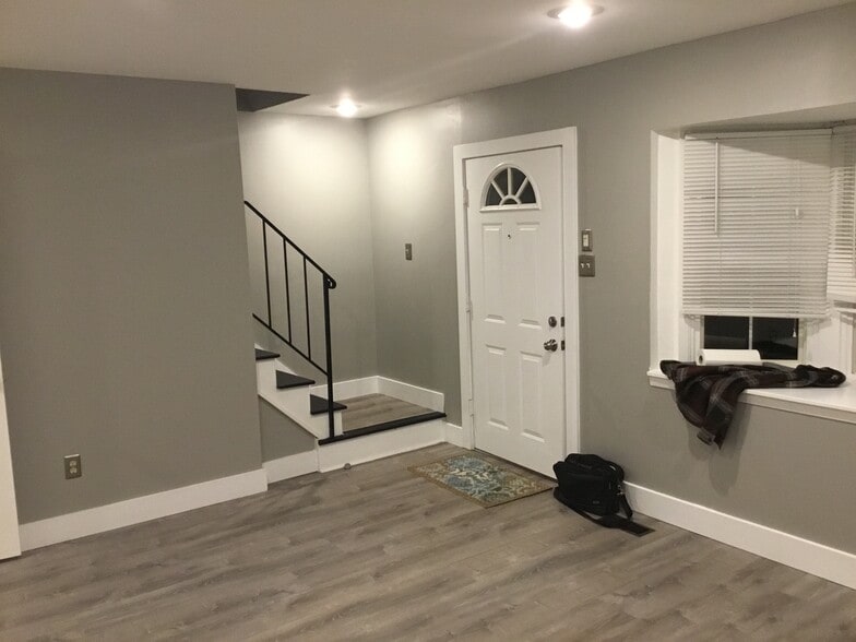 Front door entrance - 42 Rockland Drive