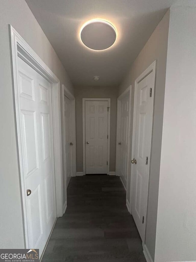 Building Photo - 400 Stonehaven Cir