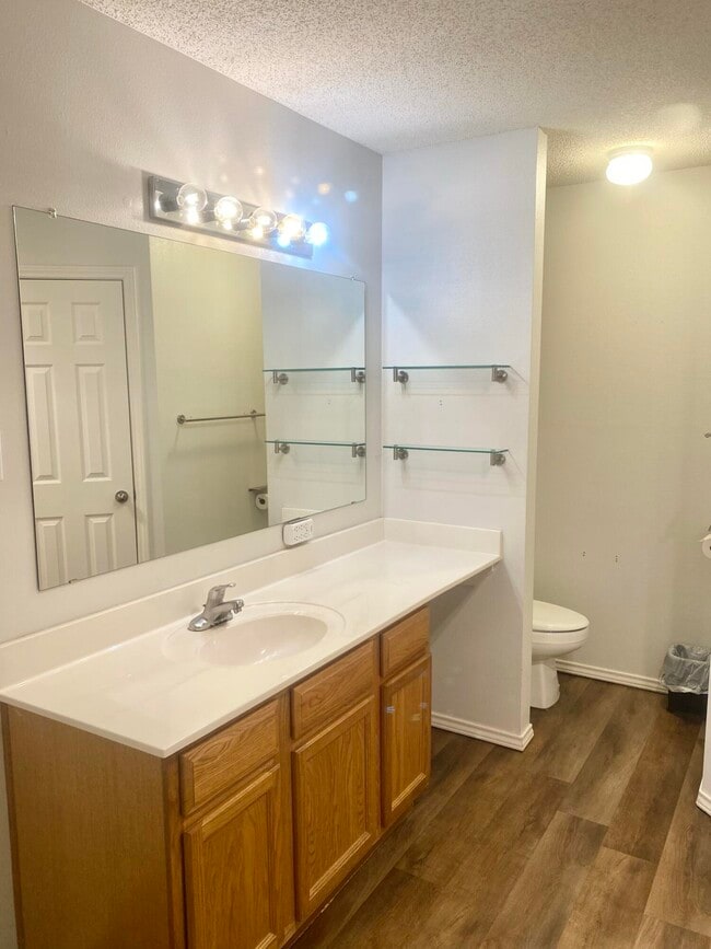 Building Photo - 508 N Juneau Ave