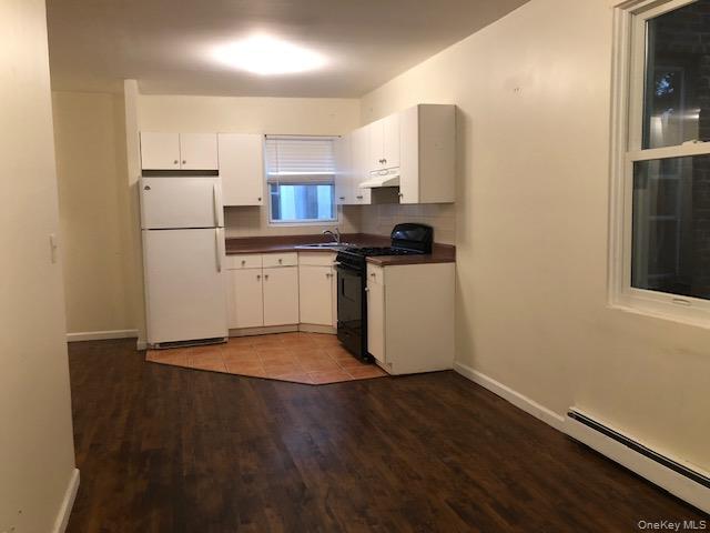 Primary Photo - 44-25 Douglaston Pkwy