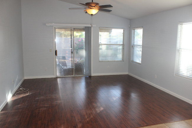 Building Photo - 1036 N Golden Key St